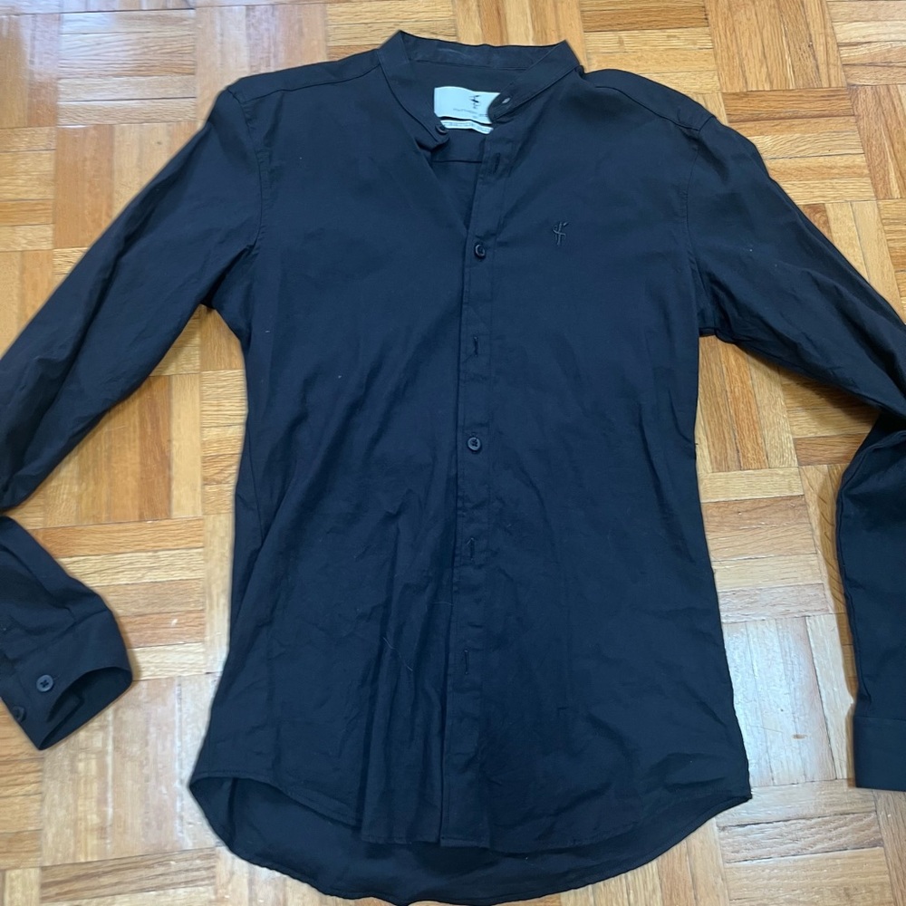 Elegant Black Casual Button-Down Shirt